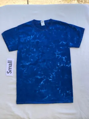 Adult Small Tie Dye Monochrome Scrunch tee in Bluebird