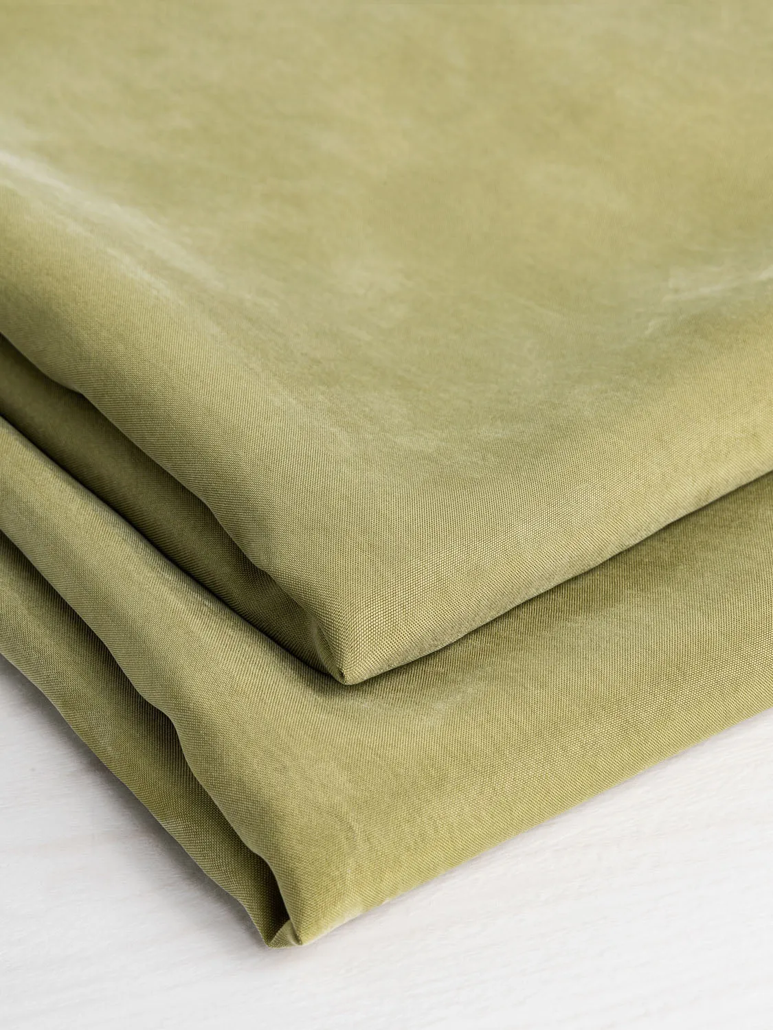 Sandwashed Cupro - Leaf Green - Swatch