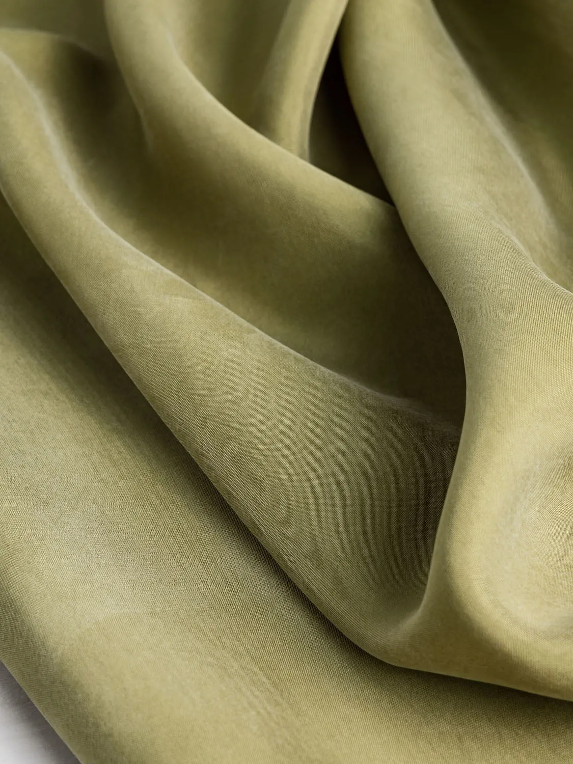 Sandwashed Cupro - Leaf Green - Swatch